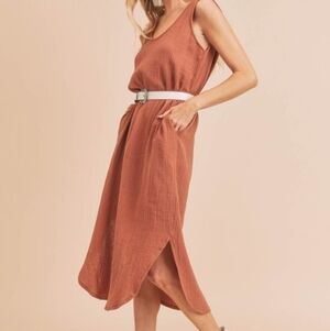 Aemi + Co Round Neck Midi Tank Dress with Pockets in Terracotta Size S NEW
